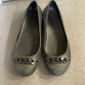 Crocs black flats